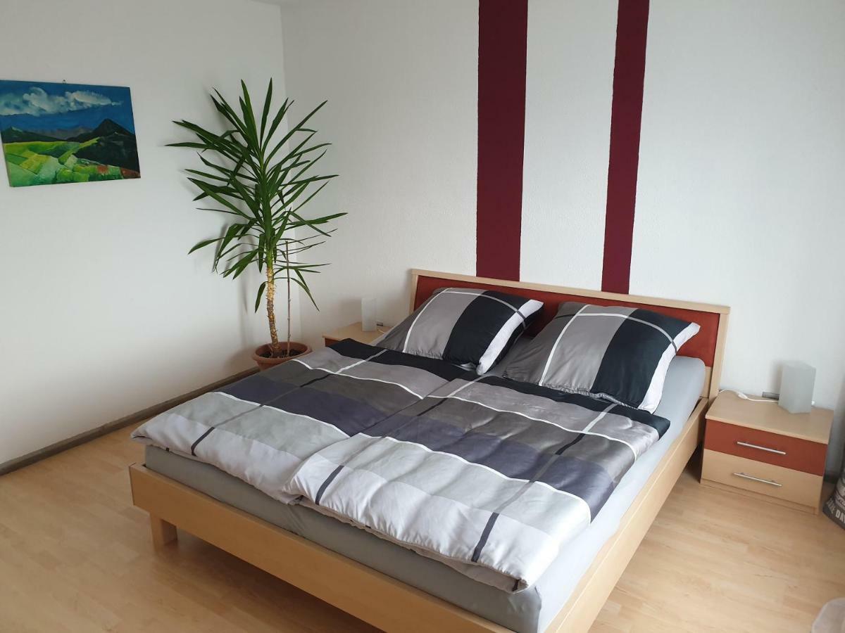 Ferienwohnung Schaefer- Arnold ฮูเดสไฮม์ แอม ไฮน์ ภายนอก รูปภาพ